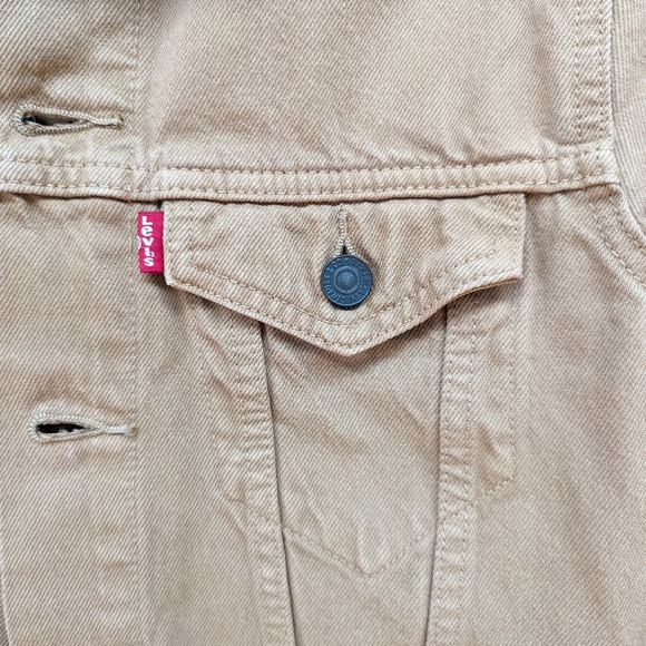 Tan Levi's Trucker Jacket - Picture 2 of 6